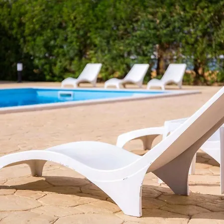 1 Bed With Pool Lägenhet